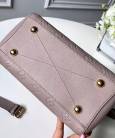 Сумка Louis Vuitton Montaigne Empreinte MM Bag Biege